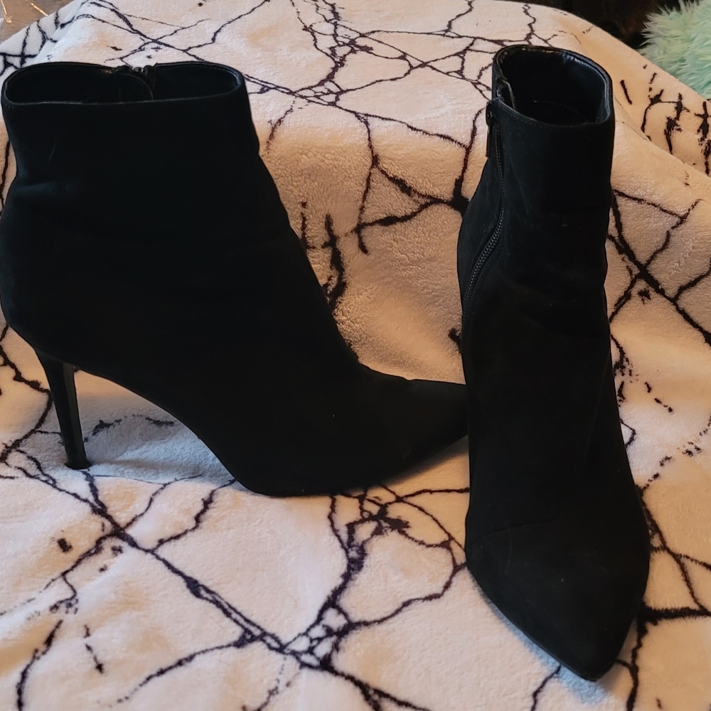 Thalia Sodi Black Ankle Booties